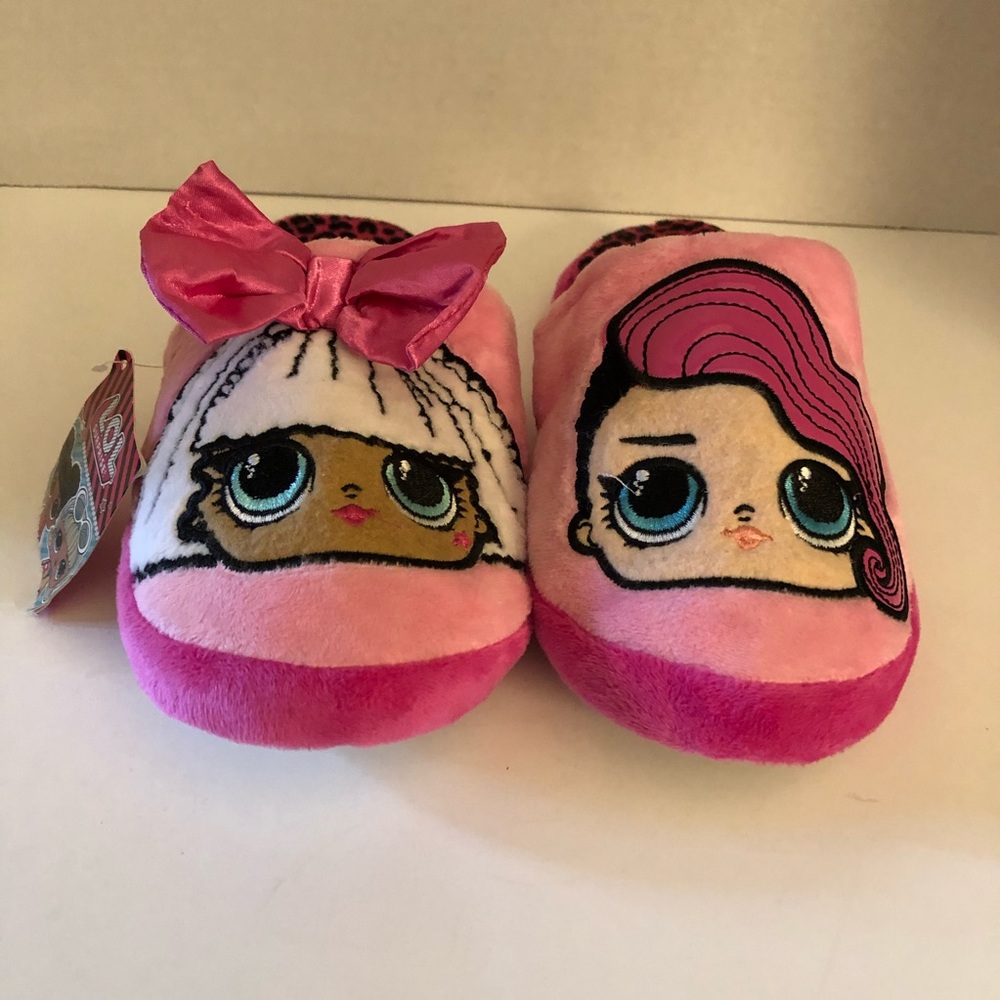 LOL Slippers Size 2-3 Girls NWT